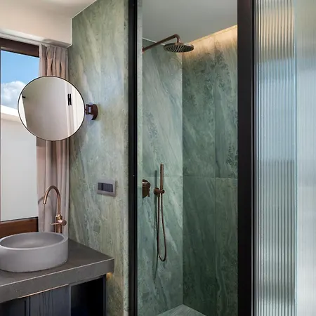 Hotel Stories Boutique 4*