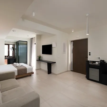 Stories Boutique Hotel 4*