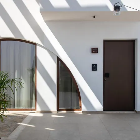 Stories Boutique Hotel 4*