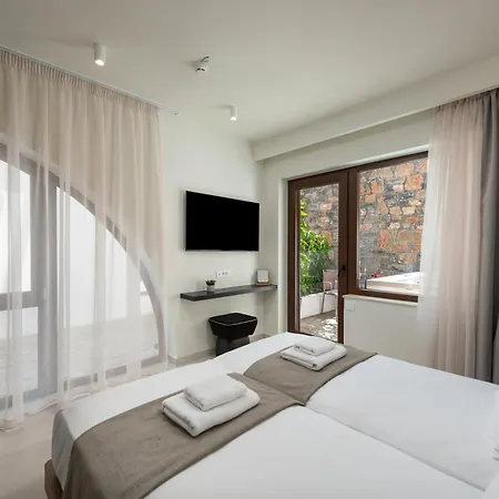Stories Boutique Hotel 4*